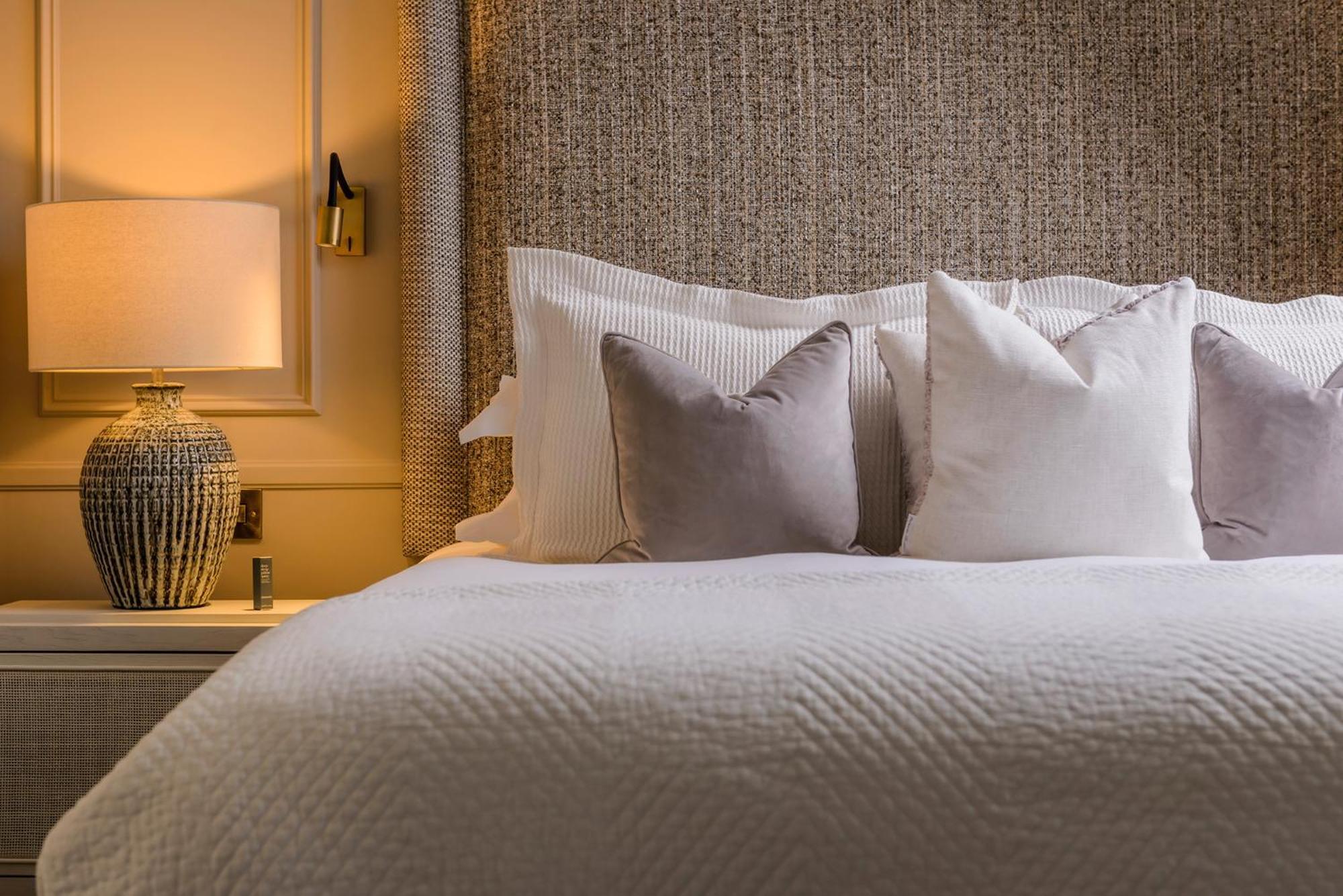 The Victoria Hotell Cill Airne Exteriör bild